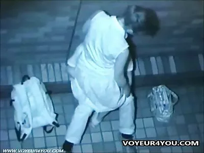 ગ્રેટ લુકિંગ બચ્ચા ખીલી રહી છે