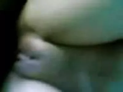 સોનેરી મહિલા એક રેસ્ટોરન્ટમાં મળી હતી