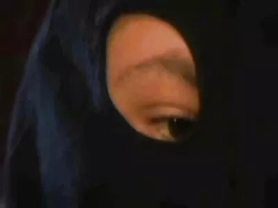Slutty સોનેરી મહિલા તેના ગોલ્ફ શિક્ષક fucked